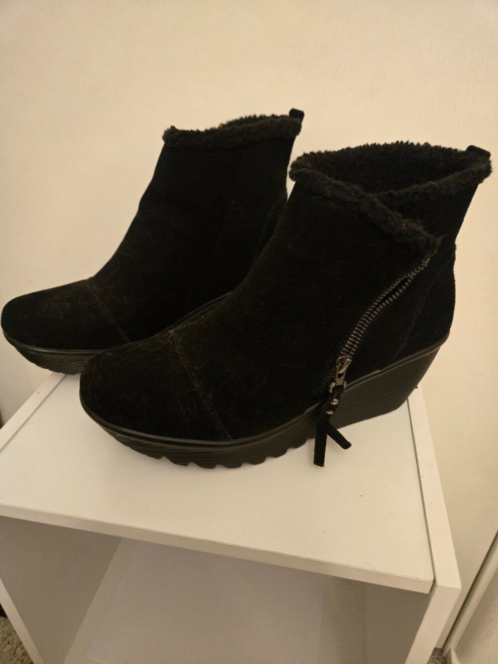Black Skeckers Women's boots